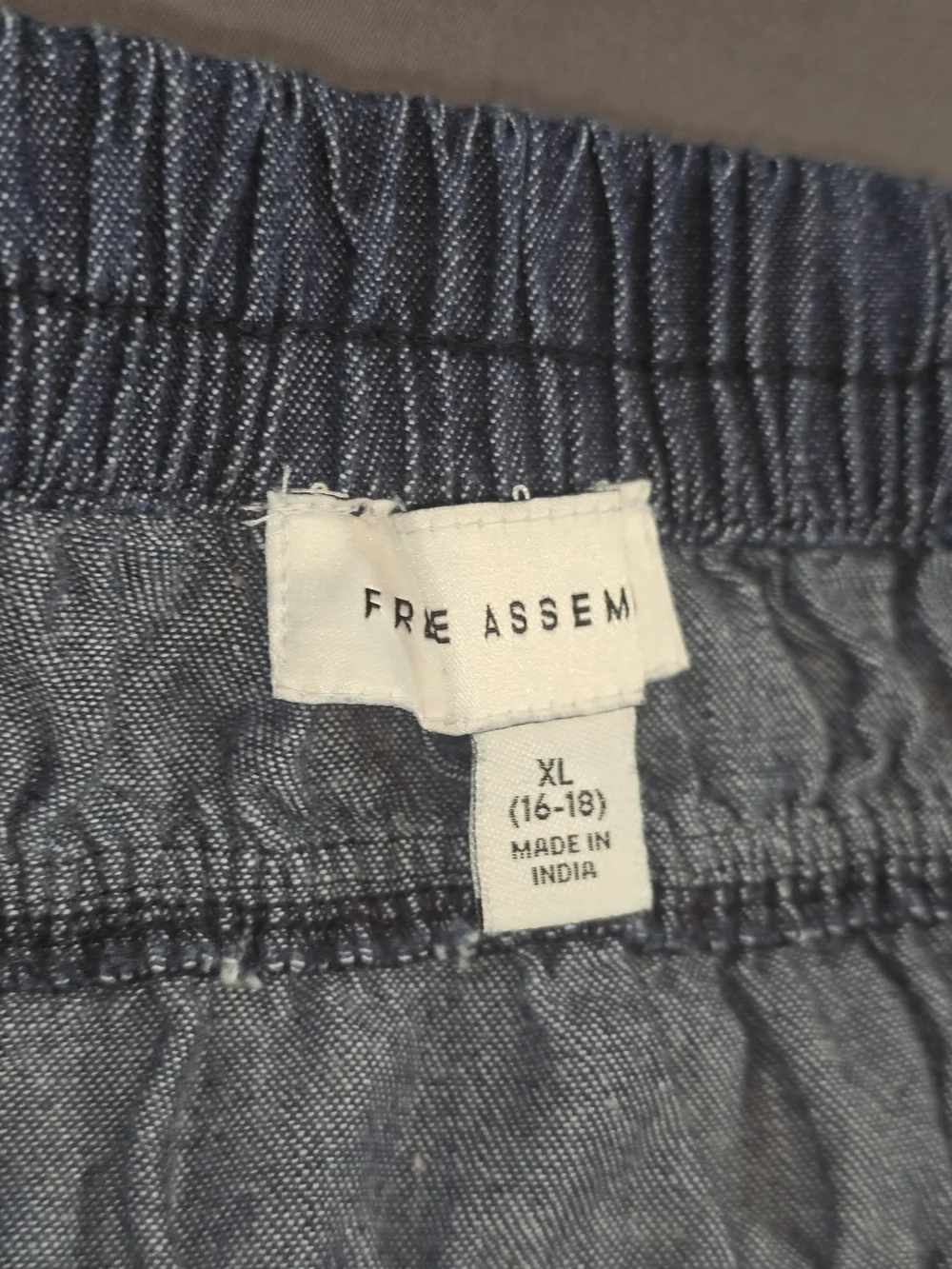 FREE ASSEMBLY XL (16–18) Embroidered Denim Skirt 🌸